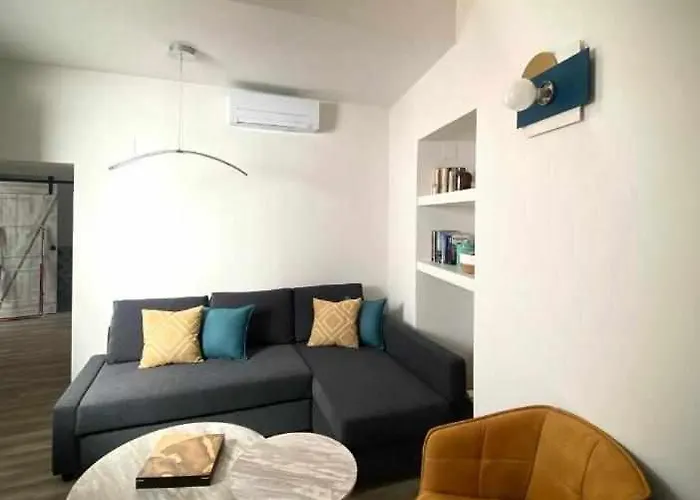 Torre Del Postigo By Kubik * Касерес